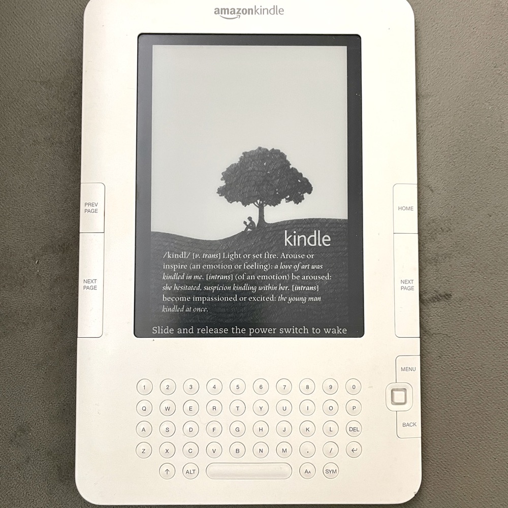 AMAZON KINDLE PAPERWHITE. 2nd GENERATION. 2 GB